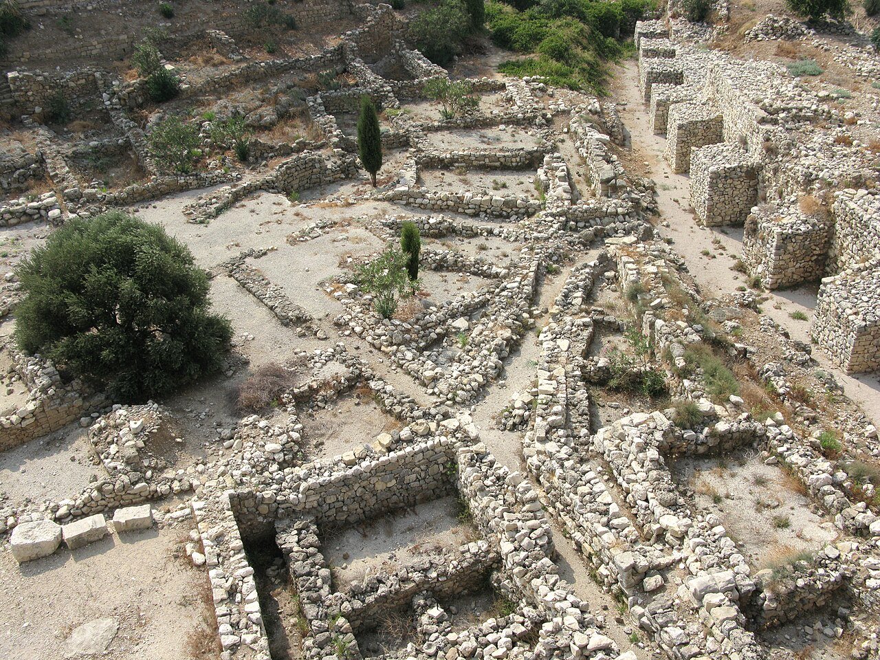 Tarihi Yerleşimleri Kaynaklarla Araştırmak
