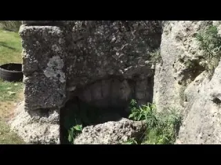 BINYILLIK TARİHİN İZLERİ BU MEZARDA