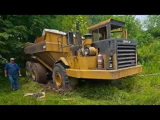We Bought a Abandoned CAT Haul Truck