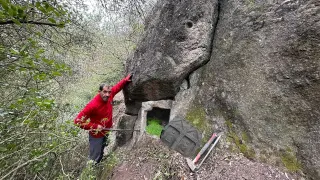 Ölümcül Tuzağın Altındaki Define Kasasını Açıyoruz