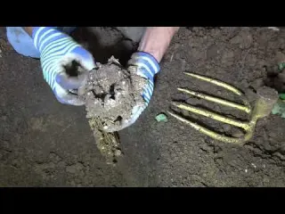 During the treasure hunt I found the warrior armor buried