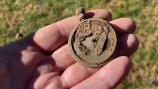There Was GOLD In This Yard Metal Detecting UNEXPECTED