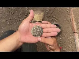 We found a treasure filled tomb from ancient times Treasure