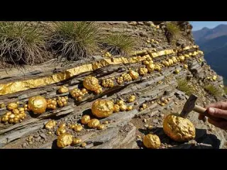 Wow unbelievable Gold Prospecting Massive Gold Nuggets and