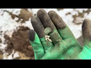 ОТКОПАЛ ЧЕЙ ТО КЛАД Внутри куча СЕРЕБРЯНЫХ МОНЕТ и