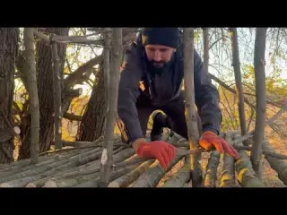 Building a Hay Shelter on a Tree
