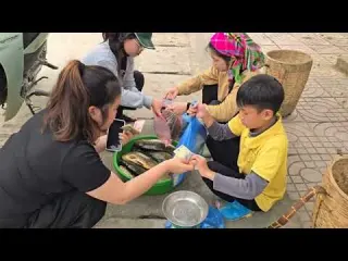 Casting nets to catch fish and harvesting large carp for