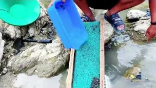 Gold Panning Using a Sluice Box Gold Deposits in the