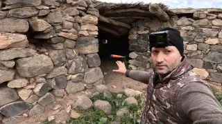 Terk Edilmiş Köyde Define Kalıntıları Arıyorum