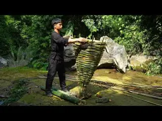 Unique Bamboo Fish Trap Building a Shelter for Piglet