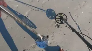 I enjoyed this beach metaldetecting