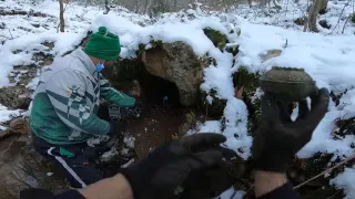 Define Kasası içinde Bir Dolu Kasa Çıktı