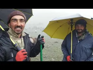 YOĞUN YAĞMUR VE SİS ALTINDA GÖRÜNMEYEN KOYUNLARI YAYIYORUZ