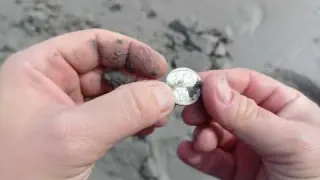 Rainy Start Quiet Beach Coin Finds Metal Detecting