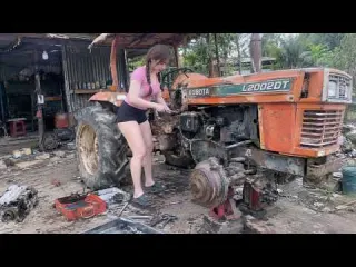 The process of a genius girl repairing and restoring the