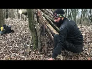building a wooden shelter no tarp surviving and bushcraft