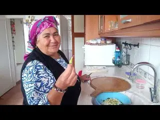 Ispanaklı börek patetesli börek yaptım çayla beraber iyi