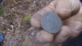 détection de métaux boursée de 2 sols Louis XVI en forêt