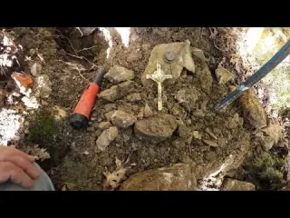 Mezarlıktan Çıkan Değerli Kilise Malzemeleri Buldum