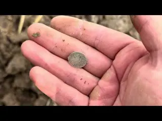 НАШЁЛ КЛАД СЕРЕБРА ЦЕЛЫЙ СХРОН МОНЕТ ТАКОЕ НЕЛЬЗЯ БЫЛО