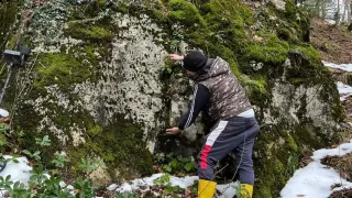 Tarihi Kilise Duvarında Gizli Define Kasaları Çıktı