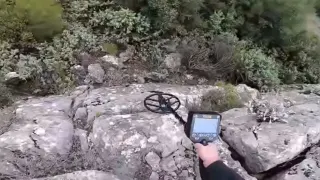 Defineci Tektekçi Arazide Arama Yapıyor