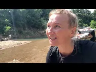 S detektorem kovů ve Vietnamu Day 1 Detector Lady