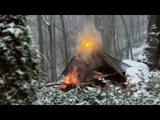 Bushcraft Winter Survival Challenge Building Shelter