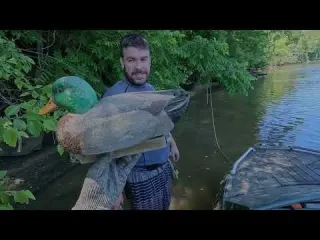 Metal Detecting the River Incredible Finds