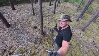 Gräben aus dem zweiten Weltkrieg untersucht Polens Wälder