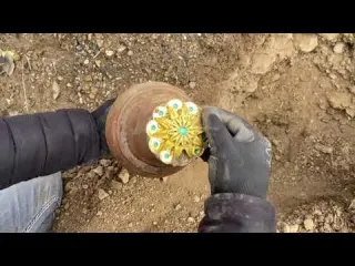 WE FOUND TREASURE GOLDEN STAR SEAL