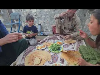 The secret of the nomadic peace platform building a canopy