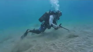 NO CREERÁS TODO LO QUE PIERDEN cuando saltan desde aquí