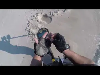 Aventura na praia com muitos achados Metal detector 金属探知機