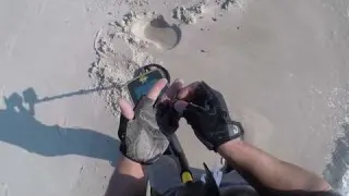 Aventura na praia com muitos achados Metal detector 金属探知機