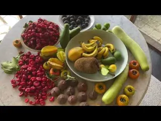 Living in a Self Sufficient Paradise Growing Abundant Food