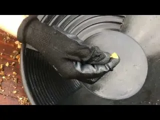 UNBELIEVABLE GOLD BURIED UNDER THIS RIVER