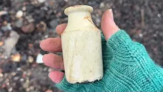Digger Exposes Treasures on The Foreshore Mudlarking in