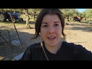 Se nos cuela un burro en la finca y monta a las burras