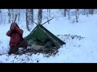 Surviving a Freezing Winter Night in a Bushcraft Shelter 12