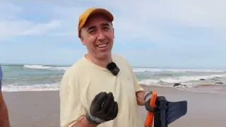 UNE DÉCOUVERTE A 600 SUR LA PLAGE Chasseurs de trésor