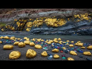 Wow years ago of the treasure digging gold at mountain