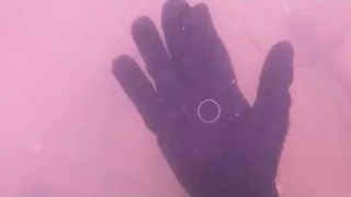 achei jóias mergulhando na represa com detector de metal