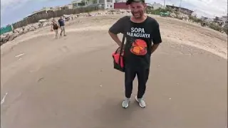 BUSCANDO TESOROS en una PLAYA después de un TSUNAMI
