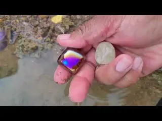 Oh amazing Digging the millions gold crystals and gemstones