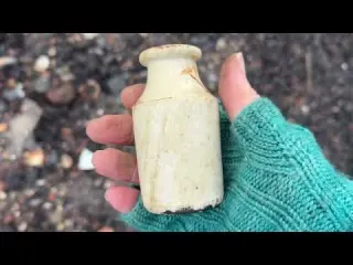 Digger Exposes Treasures on The Foreshore Mudlarking in