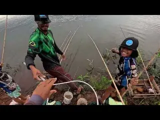 Pescaria de tilápias gigantes na prainha de Riolândia sp