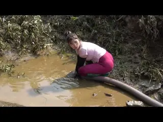 Unique Way to Catch Fish The Girl Use Cannon Pump Sucks