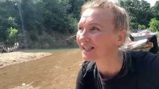 S detektorem kovů ve Vietnamu Day 1 Detector Lady