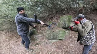 Karşımıza Çıkan Define Kasasında Tarihin Hazinesi Çıktı